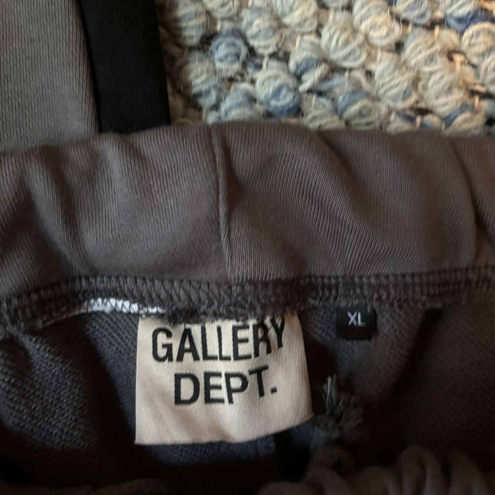 Gallery dept pants I’ll be willing to negotiate prices.